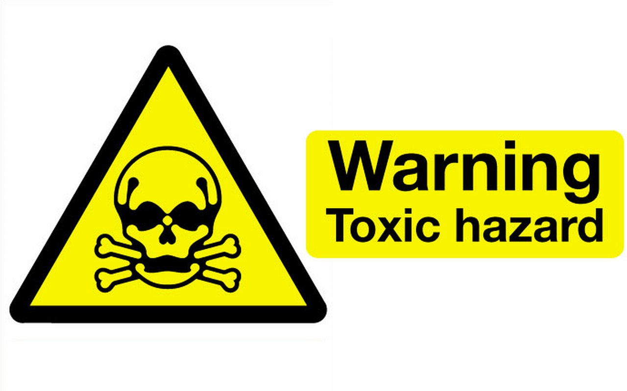 You are currently viewing Why the advice ‘lose your toxic friends’ is bullshit and what to do instead